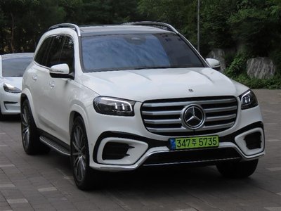 2025 Mercedes-BENZ GLS photo 4