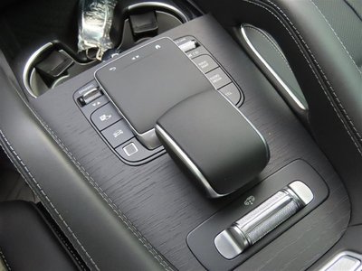 2025 Mercedes-BENZ GLS photo 7