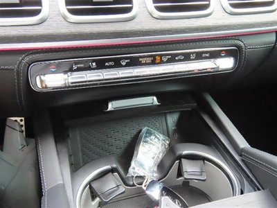 2025 Mercedes-BENZ GLS photo 5