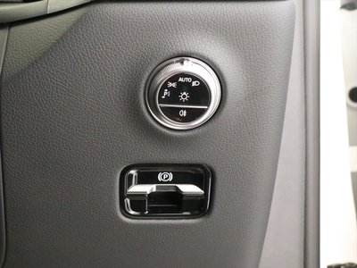 2025 Mercedes-BENZ GLC — миниатюра 32