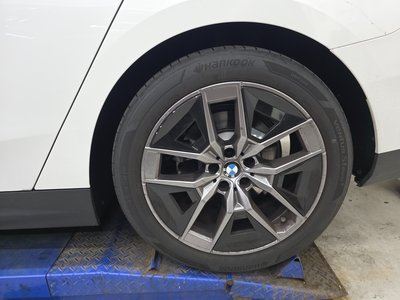 2025 BMW 5 SERIES 照片 8