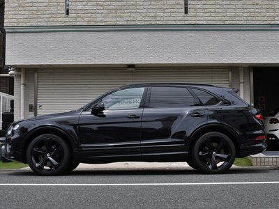 2021 Bentley BENTAYGA photo 4