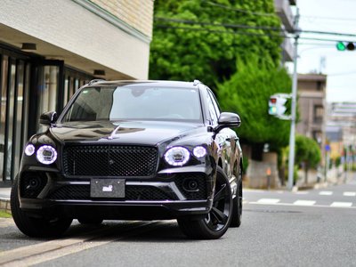 2021 Bentley BENTAYGA photo 2