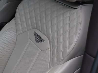 2021 Bentley BENTAYGA photo 10