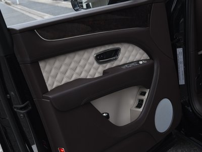 2021 Bentley BENTAYGA photo 7