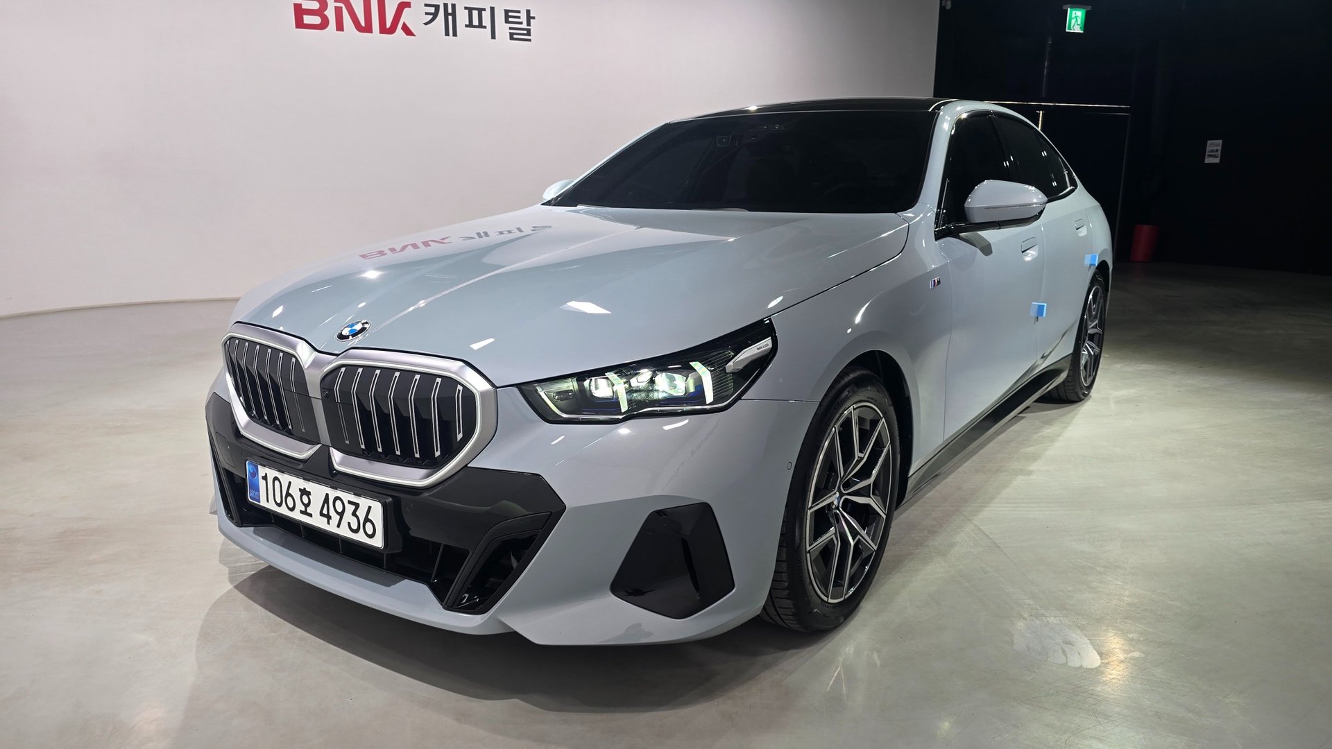 BMW 5 SERIES - View 1