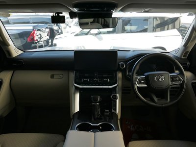 TOYOTA LAND CRUISER 300 - 6