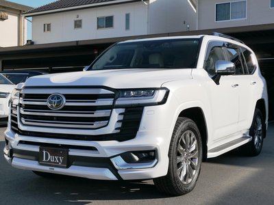 TOYOTA LAND CRUISER 300 - 8