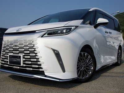 2024 Lexus LM photo 1