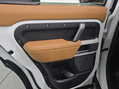 2024 LAND Rover DEFENDER thumbnail 15