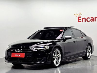AUDI S8