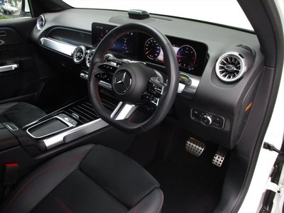 MERCEDES-BENZ GLB - 10