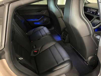 صورة مصغرة 16 لـ 2024 Porsche TAYCAN