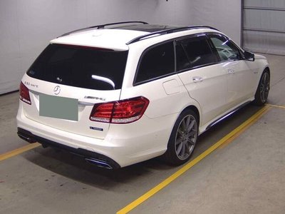 MERCEDES-BENZ E-CLASS AMG - 5