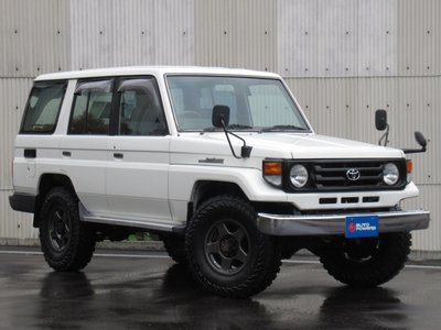TOYOTA LAND CRUISER 70 - 4