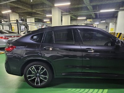 2025 BMW X4 照片 6