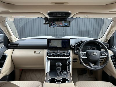 TOYOTA LAND CRUISER 300 - 3