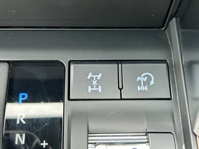 TOYOTA LAND CRUISER 300 - 7