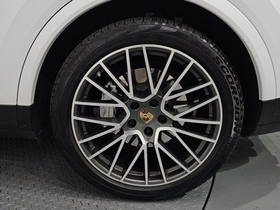 PORSCHE CAYENNE - 8