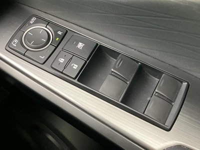 2024 Lexus IS — миниатюра 36