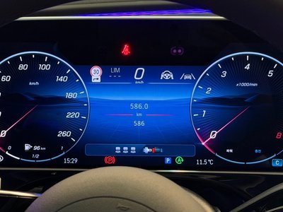 MERCEDES-BENZ E-CLASS - 8