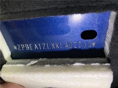 LAMBORGHINI URUS - 2