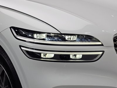 صورة 9 لـ 2021 Genesis GV70