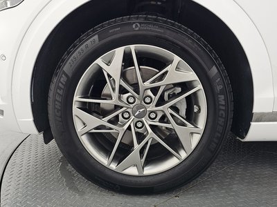 صورة 6 لـ 2021 Genesis GV70