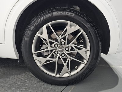 صورة 8 لـ 2021 Genesis GV70