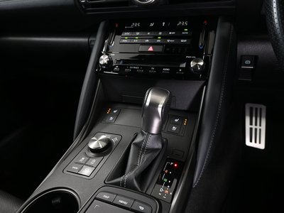 2022 Lexus IS — миниатюра 20
