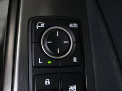 2022 Lexus IS — миниатюра 33