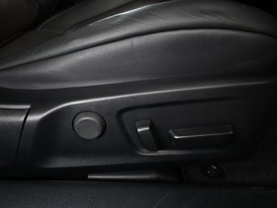 2022 Lexus IS — миниатюра 12