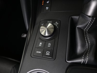 2022 Lexus IS — миниатюра 21