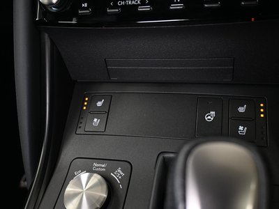 2022 Lexus IS — миниатюра 22
