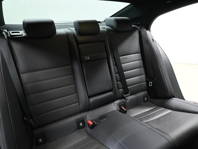 2022 Lexus IS — миниатюра 13