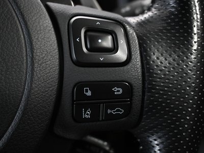 2022 Lexus IS — миниатюра 28