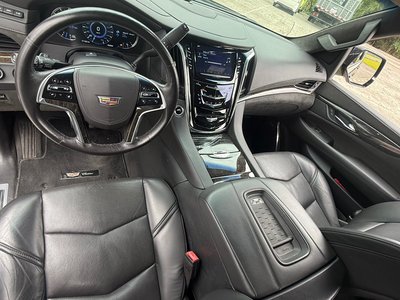 2016 Cadillac ESCALADE photo 19