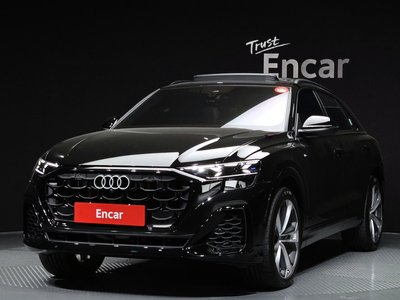 AUDI Q8 - 1