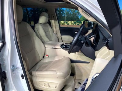 TOYOTA LAND CRUISER 300 - 8