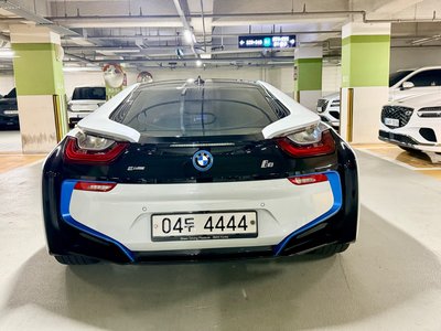 2016 BMW I8 — миниатюра 12