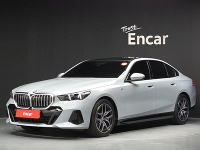 BMW 5 SERIES - 1