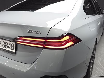 BMW 5 SERIES - 10