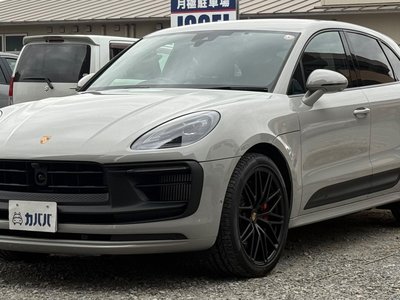 PORSCHE MACAN - 1
