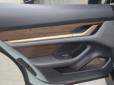 صورة مصغرة 15 لـ 2024 Porsche TAYCAN