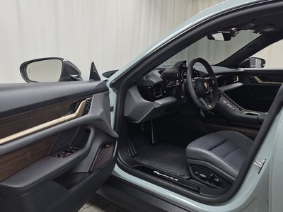 صورة مصغرة 13 لـ 2024 Porsche TAYCAN