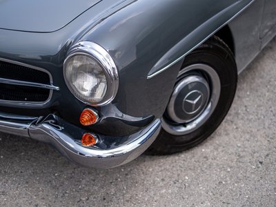 MERCEDES-BENZ SL - 3