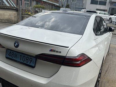 BMW I5 - 4