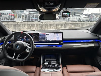 BMW I5 - 6