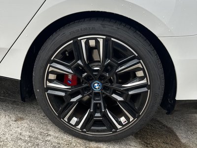 BMW I5 - 5
