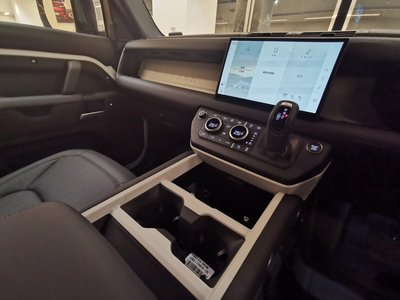 صورة مصغرة 33 لـ 2025 LAND Rover DEFENDER